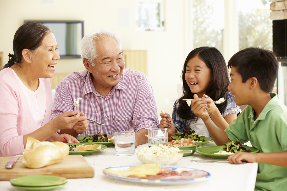 Tài chính năm 2026 ổn định nhưng có thể phát sinh chi phí liên quan đến sức khỏe hoặc hỗ trợ con cháu