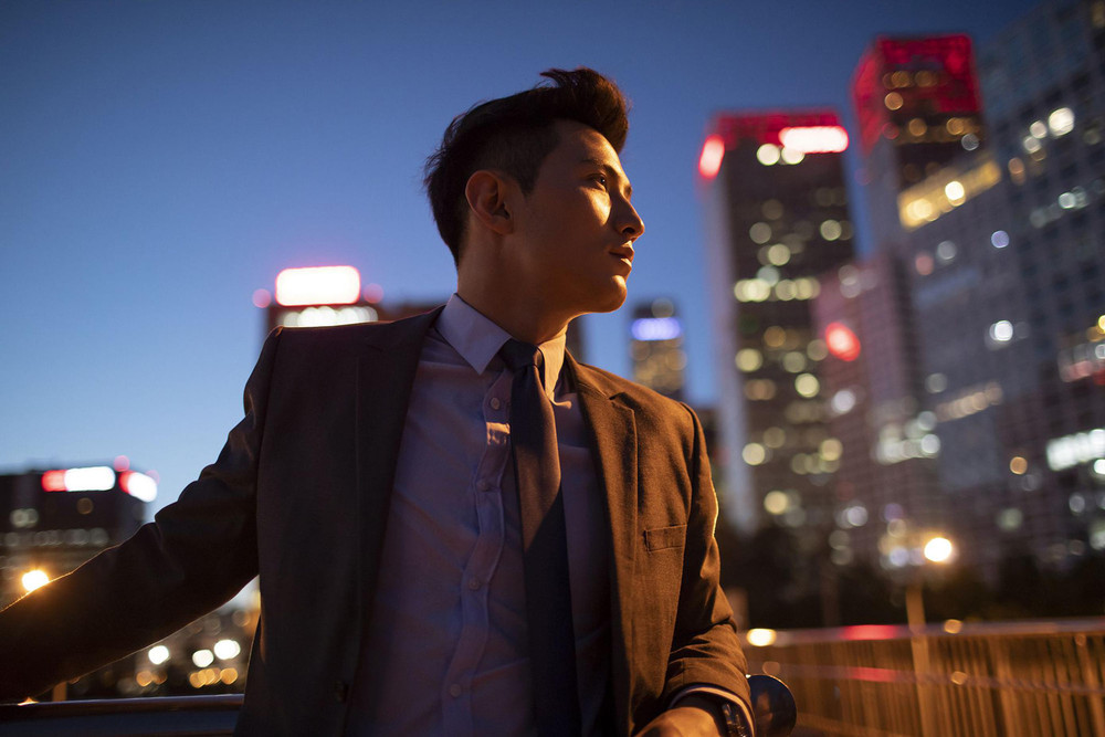 Tứ Trụ tuổi Kỷ Tỵ 1989 nam mạng năm 2026 báo hiệu vận khí tốt 