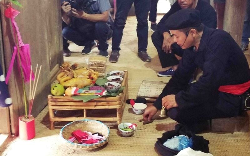 Cúng sao giải hạn để hóa giải sao xấu trong năm 2026 cho người tuổi Kỷ Hợi