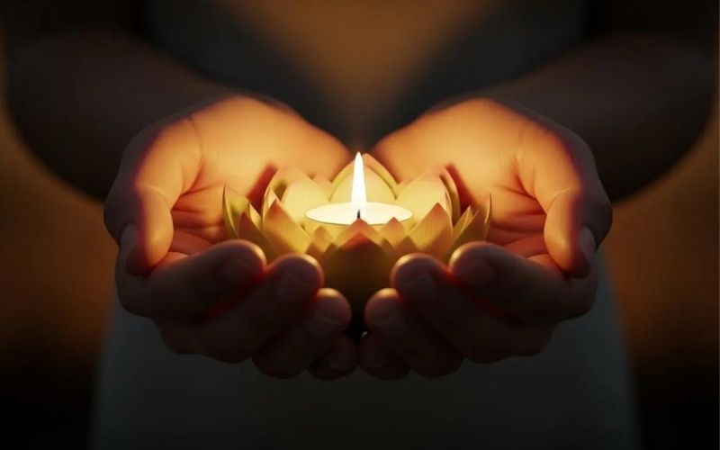 Thực hiện lễ cúng sao giải hạn cho nữ Canh Tý 1960