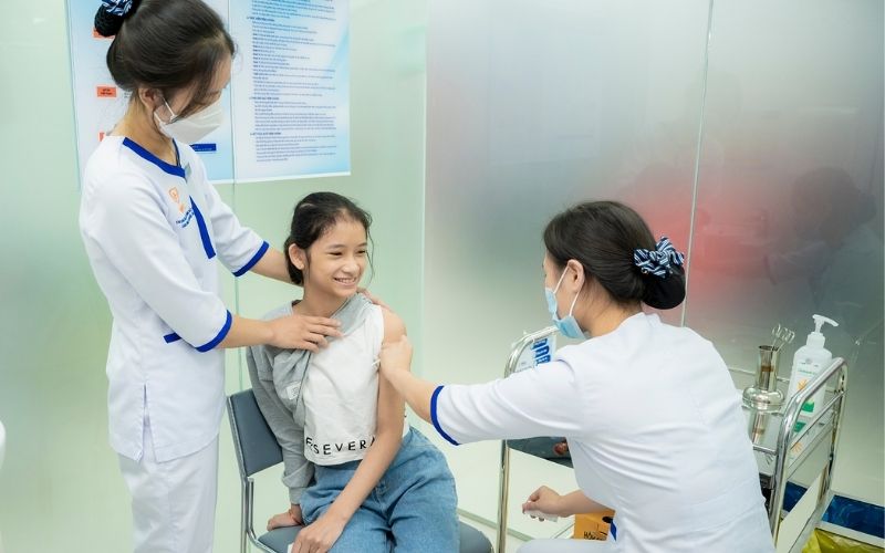 Tiêm HPV từ sớm tạo lá chắn vững chắc bảo vệ sức khỏe sinh sản lâu dài 