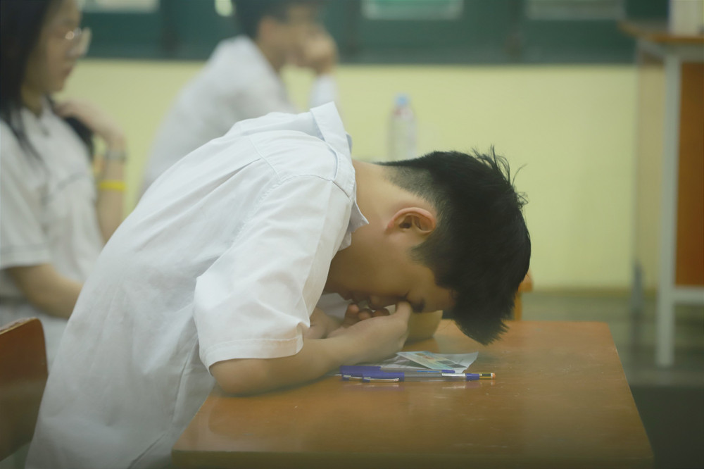 Giữa năm, bản mệnh dễ gặp áp lực học tập