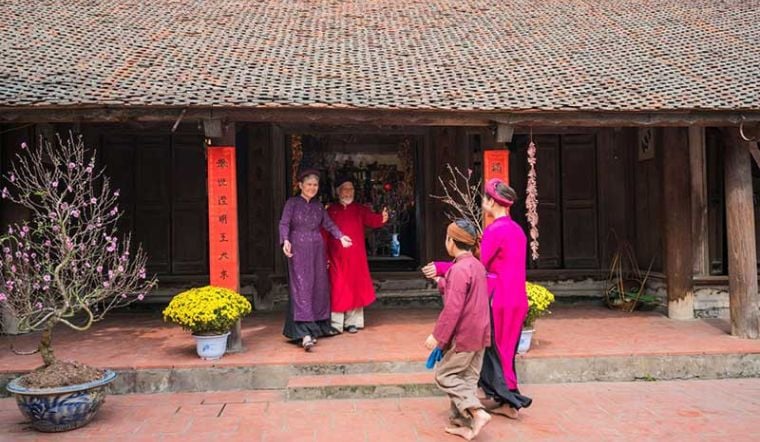 Người xông đất nên là người đang có vận khí tốt