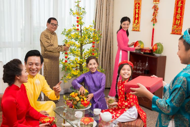 Tính cách của người xông đất ảnh hưởng lớn đến vận khí đầu năm