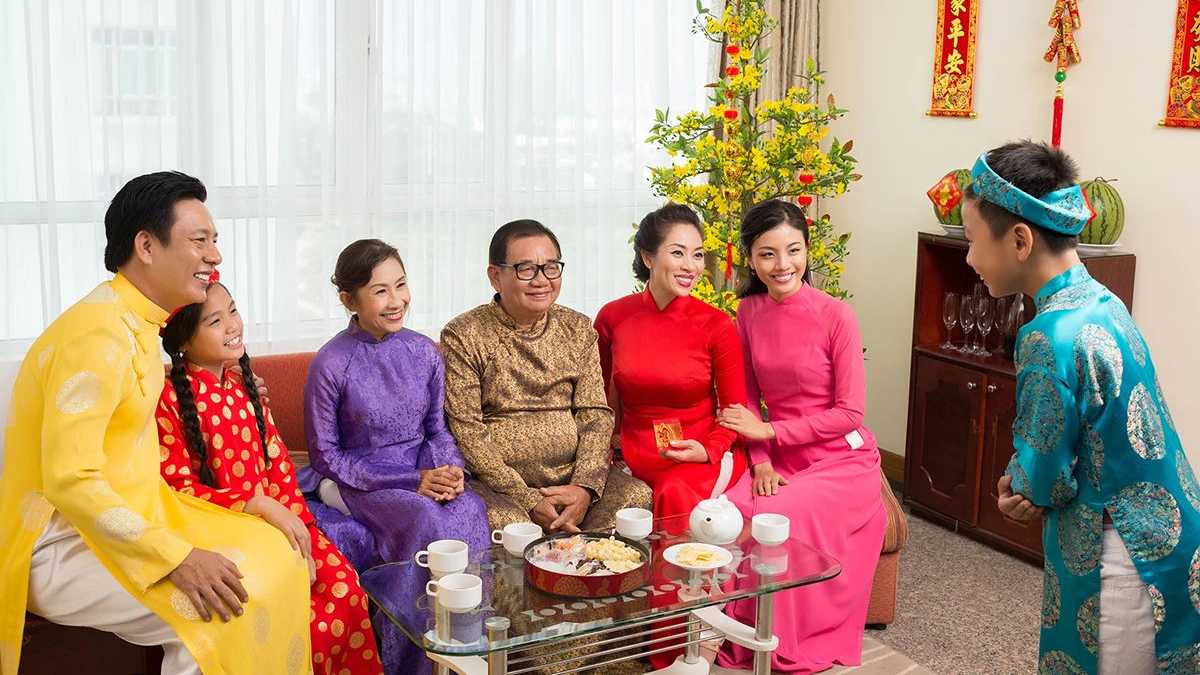 Chọn người xông nhà hợp tuổi giúp gia chủ khai vận, đón tài lộc suốt năm Bính Ngọ