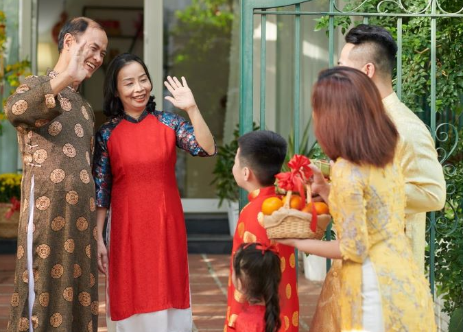 Người có năng lượng tích cực sẽ giúp lan tỏa may mắn và cát khí cho gia chủ trong năm mới