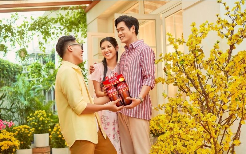 Chọn người xông đất khéo để tài lộc theo chân suốt năm Bính Ngọ