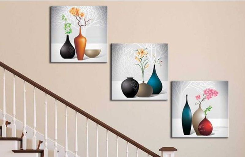 Nên treo số lượng tranh vừa phải, giữa các tranh có khoảng trống hợp lý để khí tốt lưu thông