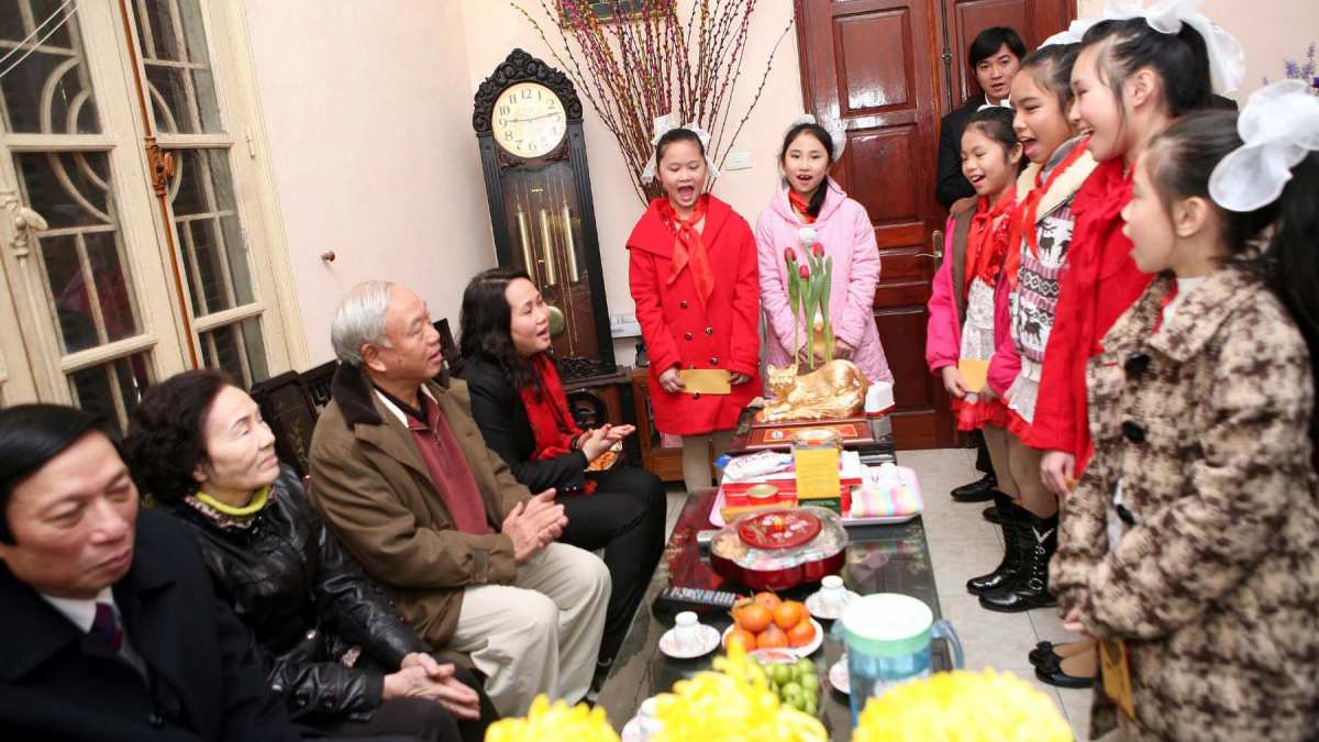 Chọn người xông đất hợp tuổi giúp gia chủ Mậu Tuất 1958 gặp nhiều may mắn đầu năm mới