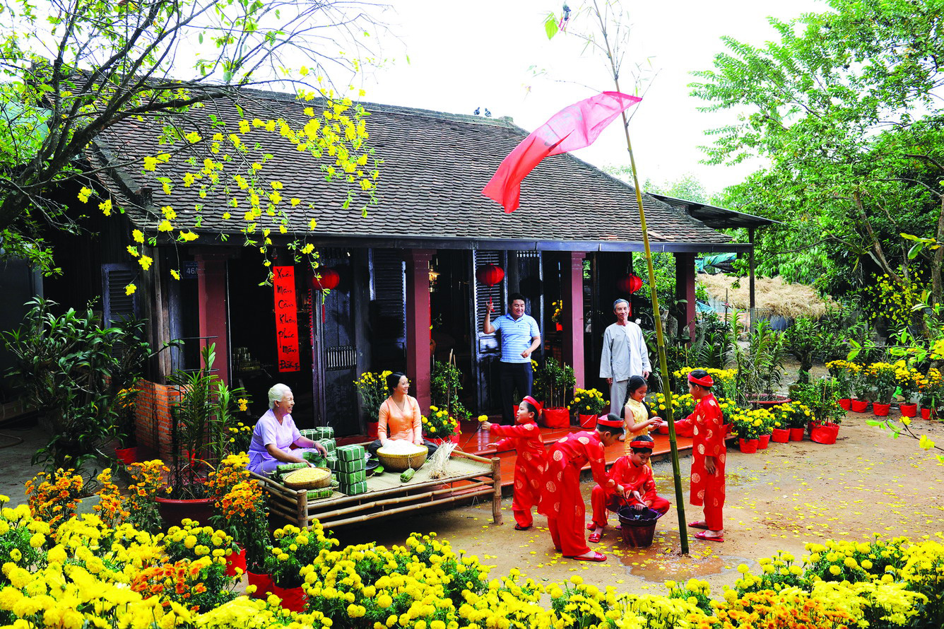 Người xông đất nên đến thăm gia đình vào sáng mùng 1 Tết