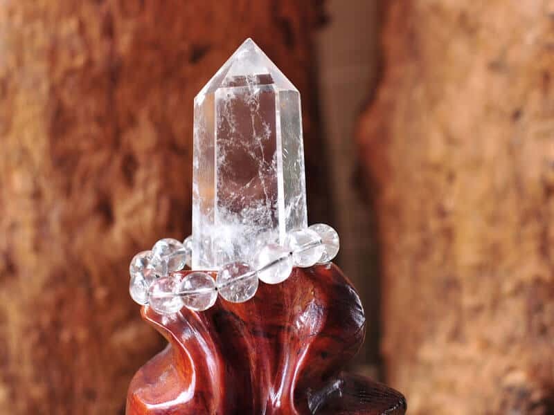 Bính Ngọ 1966 nên dùng thêm vật phẩm phong thủy thuộc hành Kim để tăng cường năng lượng tích cực