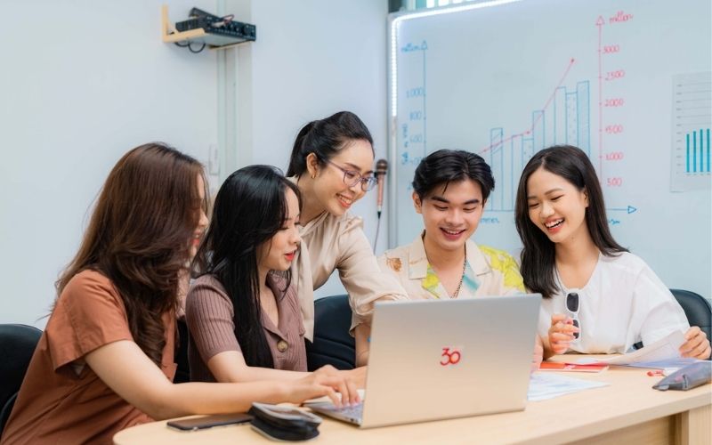 Giáp Dần nên kết hợp với người mệnh Kim hoặc Mộc để giảm xung khắc với năm Bính Ngọ hành Hỏa