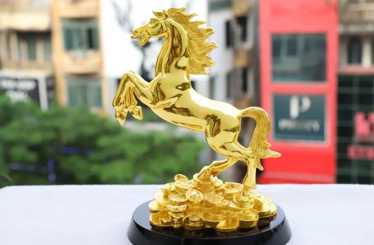 Tuổi Canh Ngọ 1990 nên kết đôi với những tuổi mang hành Hỏa hoặc Thổ