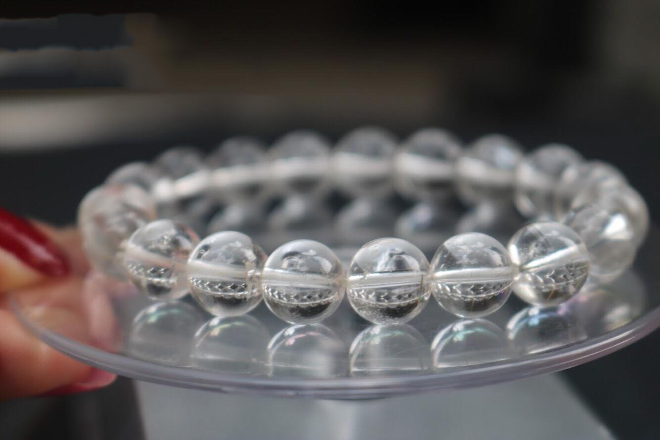 Người tuổi Giáp Thân 2004 có thể mang theo vật phẩm phong thủy như vòng thạch anh trắng để hỗ trợ bản mệnh