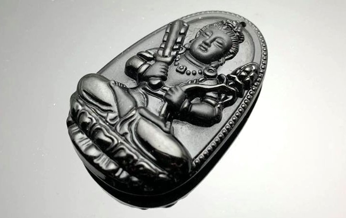 Sử dụng vật phẩm phong thủy sẽ giúp tuổi Đinh Sửu 1997 giảm xung khắc với các tuổi khác