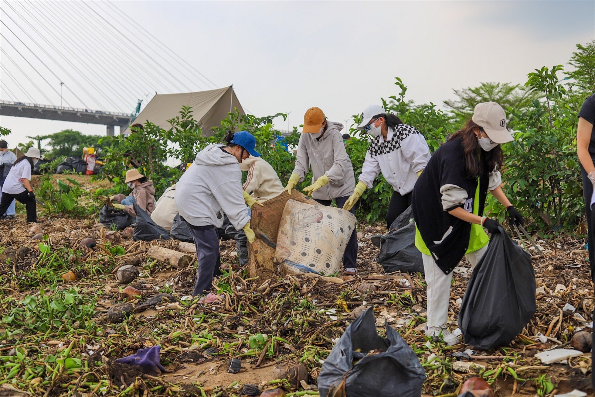 Tham gia hoạt động tình nguyện, thiện nguyện giúp Quý Dậu 1993 tích thêm phúc đức 