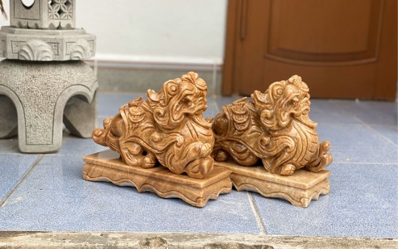 Tỳ Hưu là linh vật trấn giữ tài khí, mang lại sự thịnh vượng và an yên