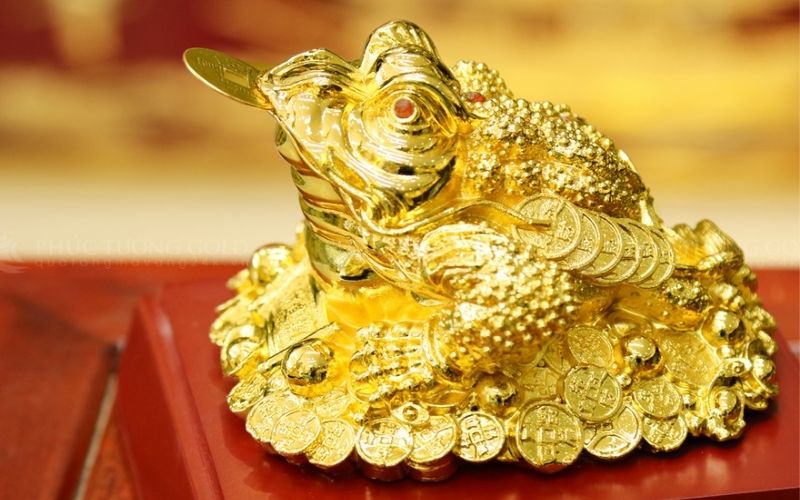 Thiềm Thừ ngậm tiền vàng biểu trưng cho tài lộc, hưng thịnh và bình an