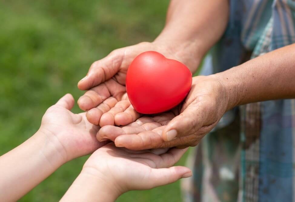 Làm việc thiện là một phương pháp hóa giải sao xấu hiệu quả