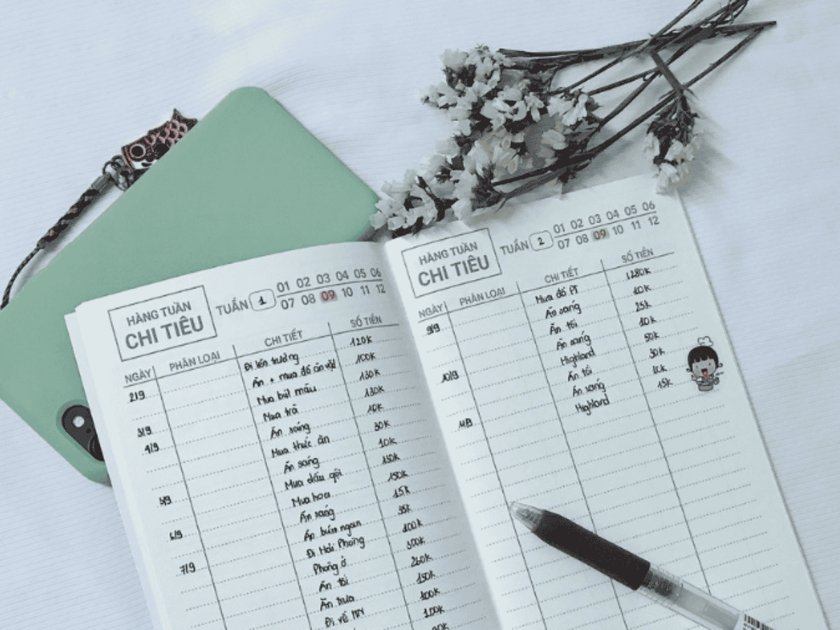 Nam Mậu Tý nên theo dõi thu chi bằng sổ tay