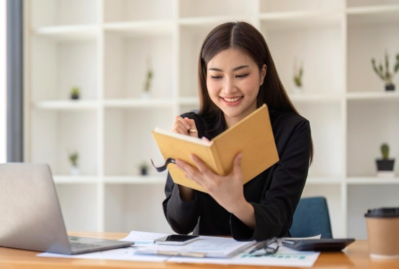 Sao Thái Âm mang đến cơ hội tài chính và công việc thuận lợi cho nữ mạng tuổi Kỷ Dậu