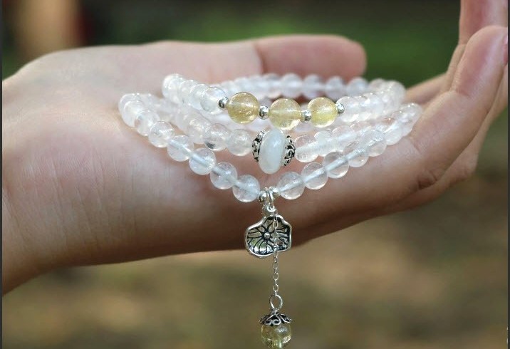 Sử dụng đá thạch anh trắng giúp nữ mạng tuổi Kỷ Dậu tăng cường phúc lộc