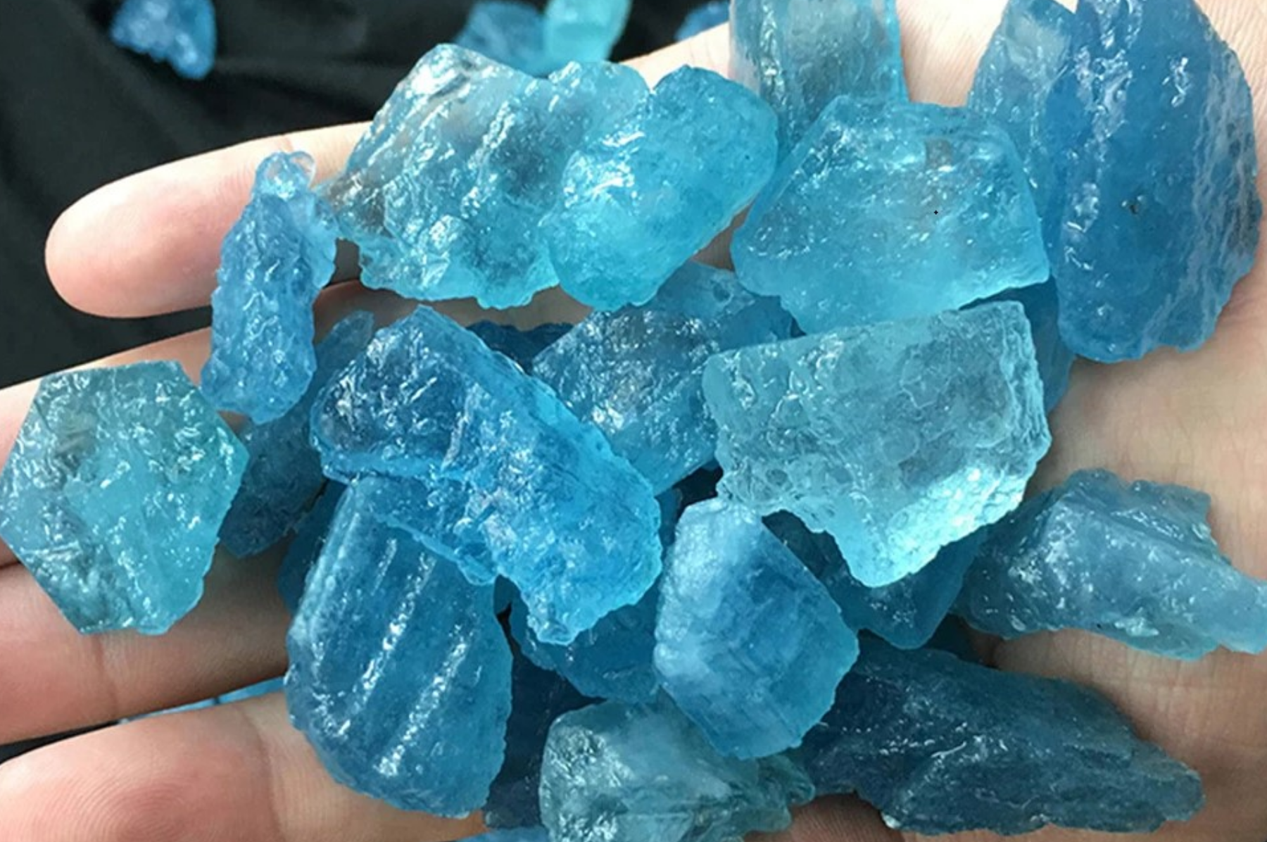 Đá aquamarine giúp Tân Mão 2011 nuôi dưỡng năng lượng tích cực