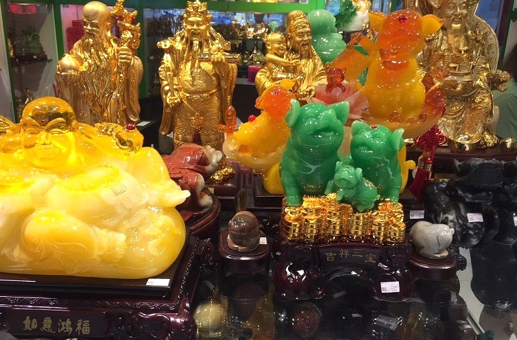 Lưu ý không sử dụng quá nhiều vật phẩm phong thủy cùng lúc