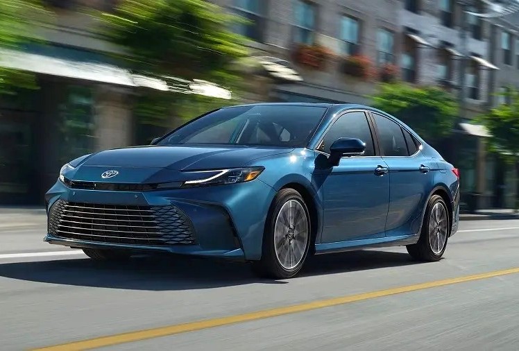 Chọn xe màu xanh dương, đen hoặc xanh lá để bảo vệ năng lượng bản mệnh