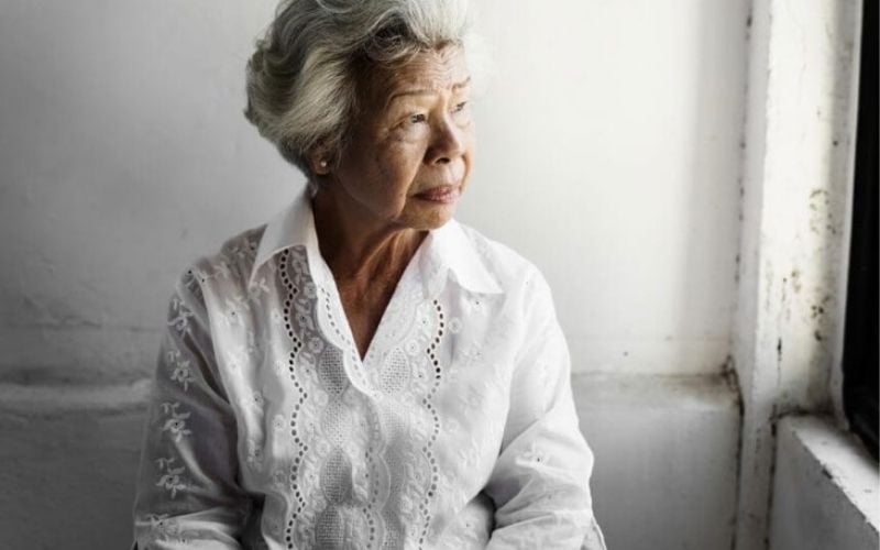 Màu trắng dù nhẹ nhàng nhưng tương khắc và không hợp mệnh nữ mạng Mậu Tuất 1958