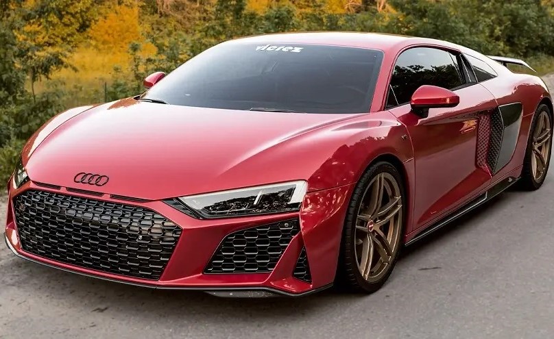 Nam mạng Bính Thìn 1976 nên ưu tiên các màu vàng, nâu đất hoặc đỏ, cam, tím làm màu chủ đạo cho xe