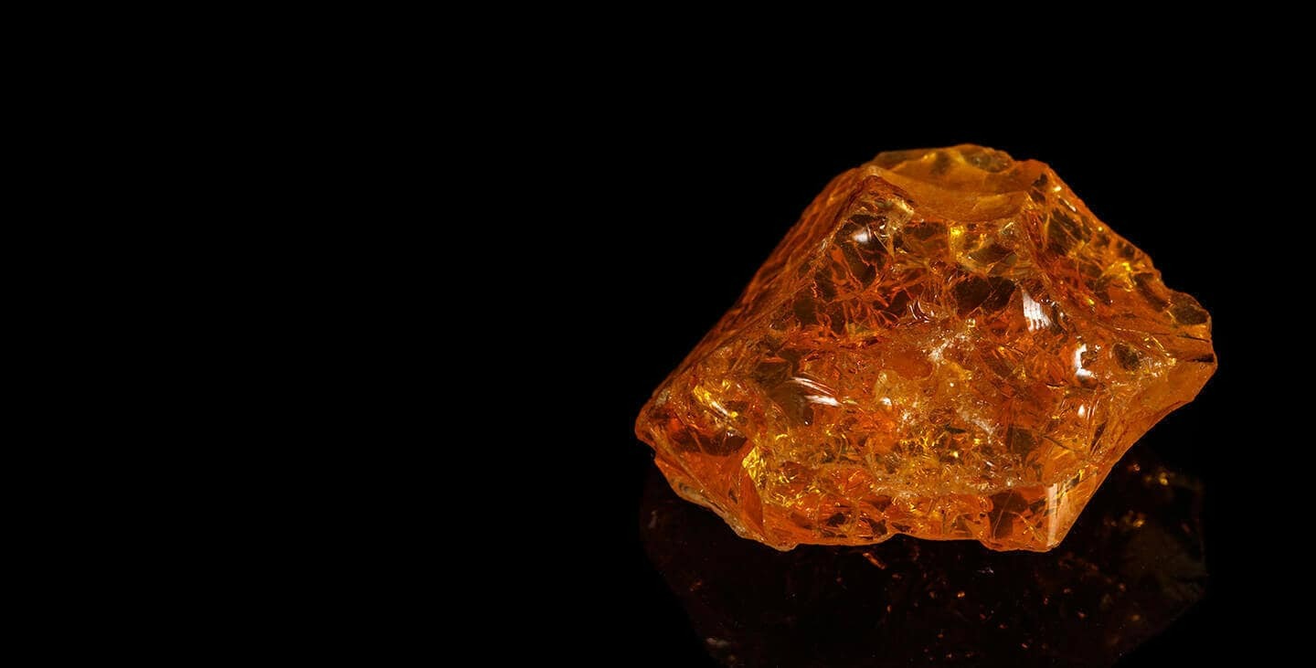 Đá Sapphire cam giúp tuổi Bính Thân 1956 mở rộng các mối quan hệ xã hội