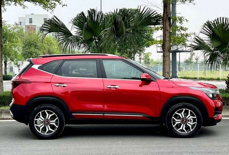 Xe màu đỏ, cam, tím hoặc hồng là lựa chọn ưu tiên cho người tuổi Giáp Thìn