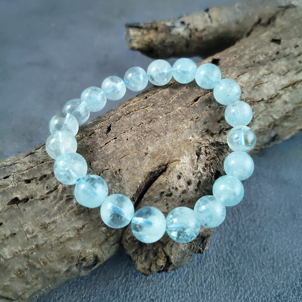 Vòng tay đá aquamarine giúp tăng cường sinh khí cho bản mệnh