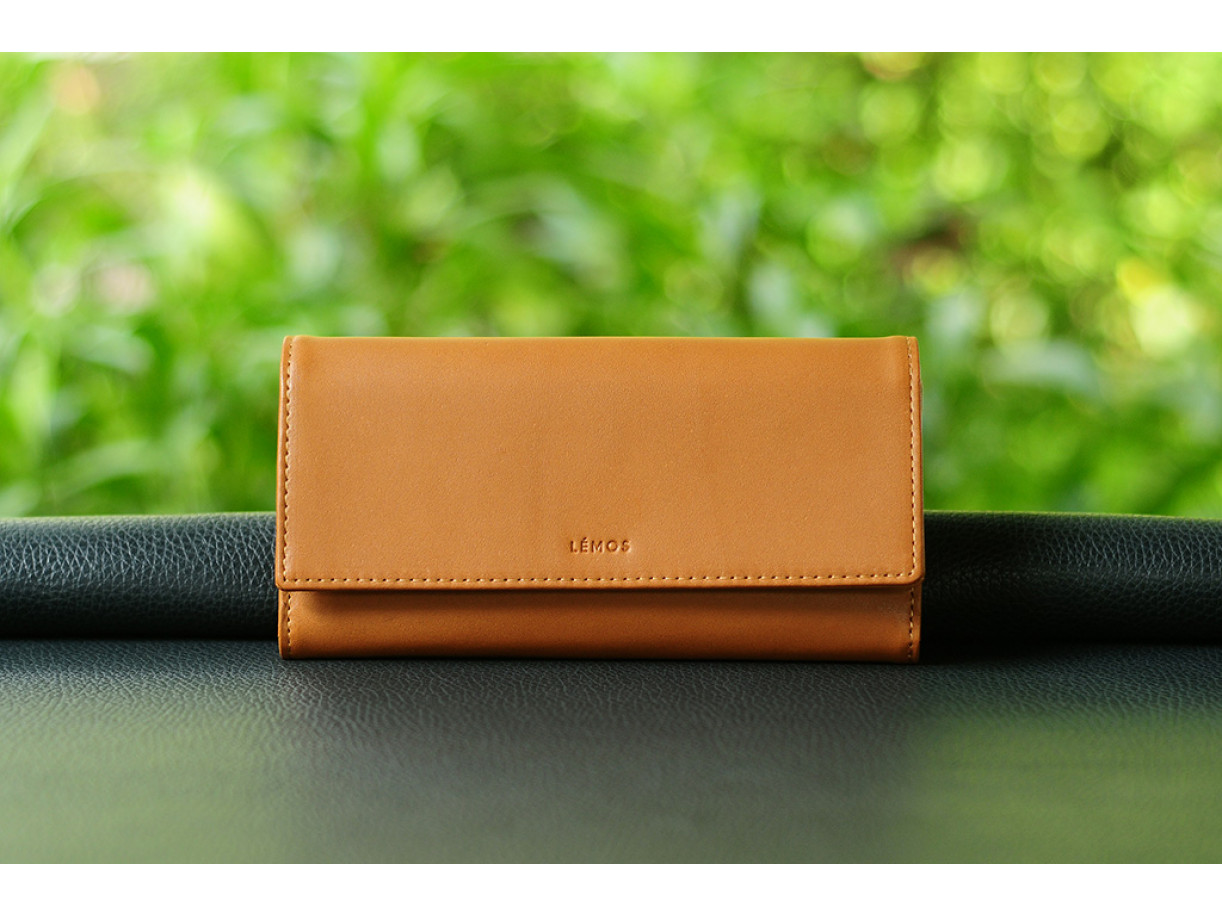 Những món phụ kiện tone nâu giúp bổ trợ cho mệnh Thổ của Kỷ Dậu 1969