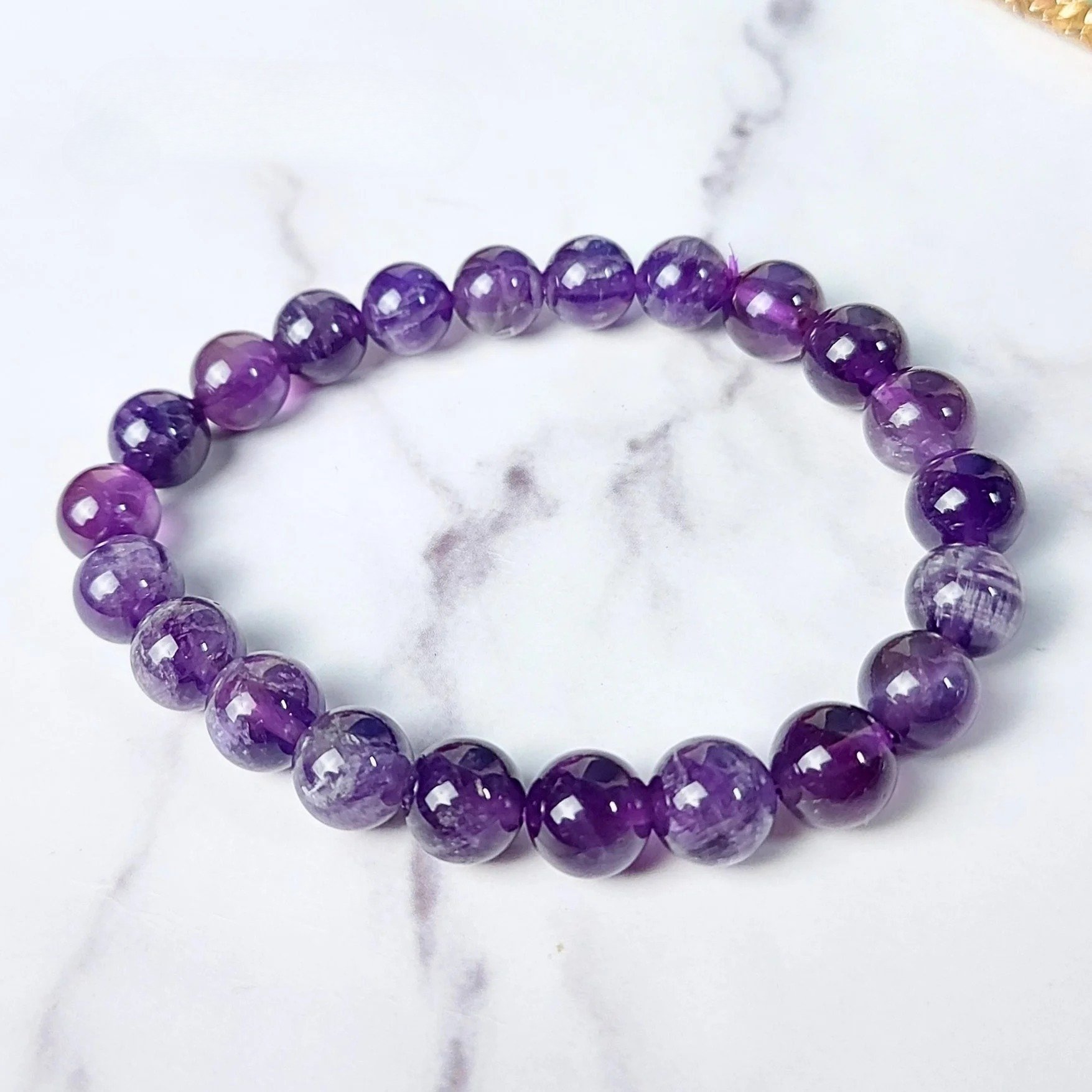 Vòng thạch anh tím giúp bản mệnh cân bằng năng lượng