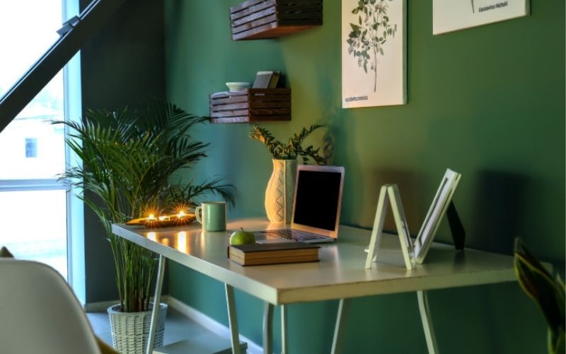 Màu xanh mệnh Mộc giúp nuôi dưỡng năng lượng Hỏa của nam mạng Đinh Mão