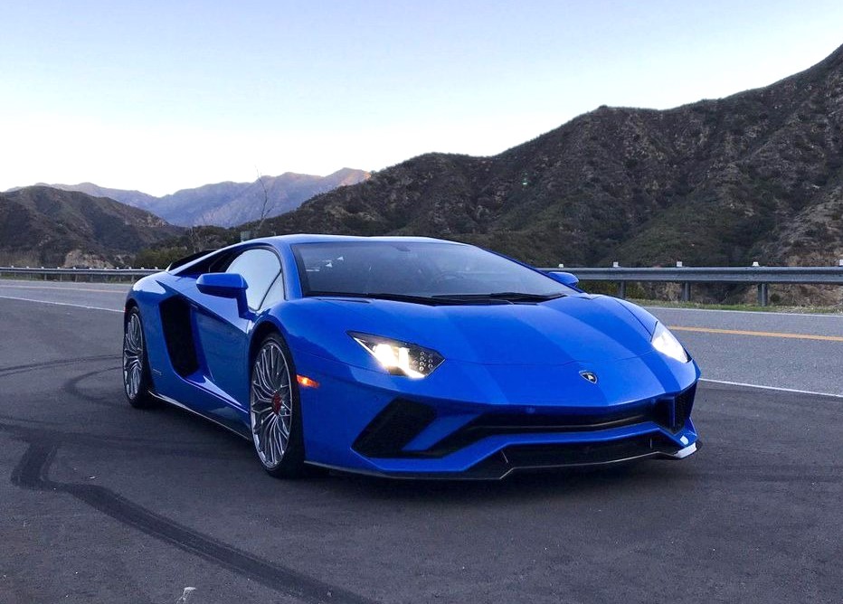 Các màu thuộc hành Thủy giúp tăng sức sống cho bản mệnh Mộc