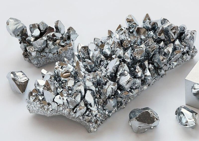 Mệnh Kim tượng trưng cho sự bền vững, ổn định và quyết đoán