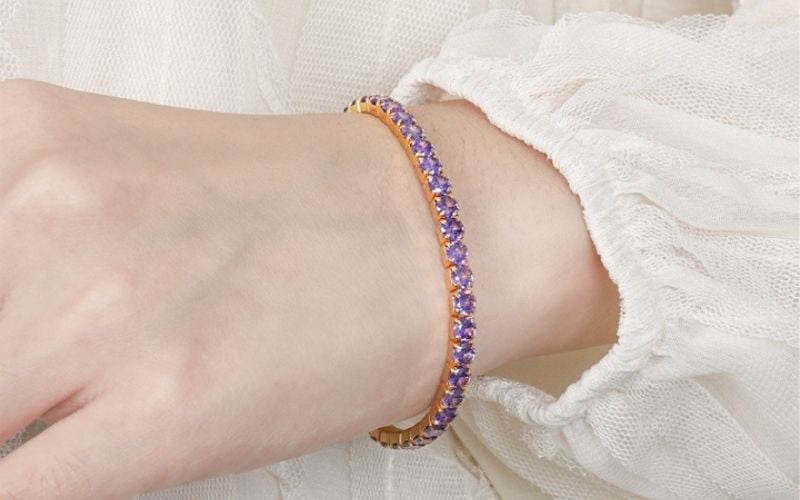 Đá phong thủy màu tím nổi bật có thể thu hút năng lượng cho nữ Tân Mùi