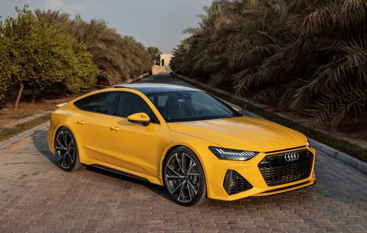 Màu vàng có thể giúp người sinh năm 2000 thu hút nhiều may mắn