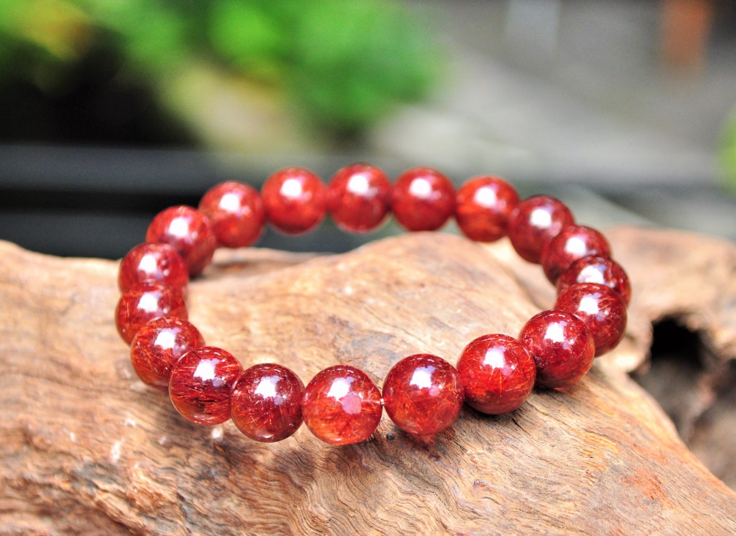 Sử dụng vật phẩm phong thủy để hóa giải khi buộc phải dùng màu khắc