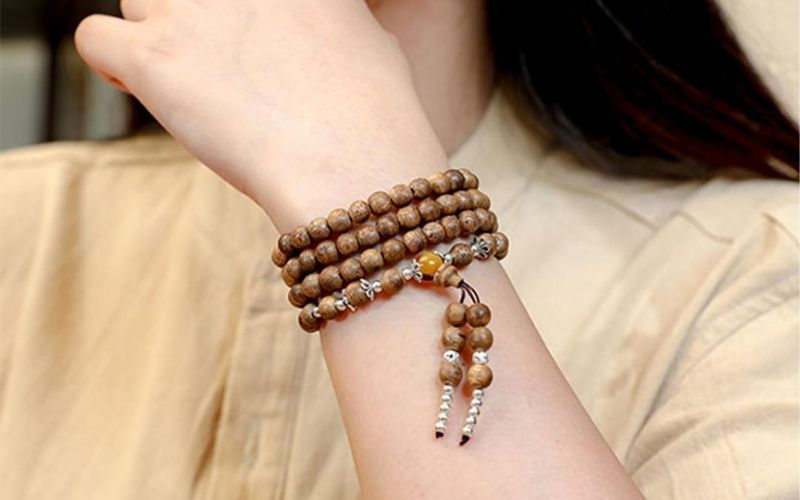 Màu mệnh Thổ là chỗ dựa vững vàng, giúp nữ mạng tuổi Bính Tuất cân bằng và an toàn trong cuộc sống