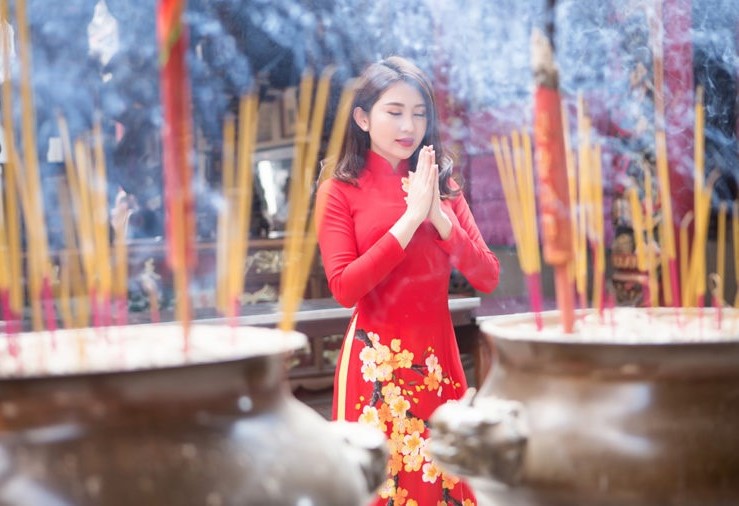 Bạn nên xuất hành với tinh thần tích cực và niệm cầu bình an