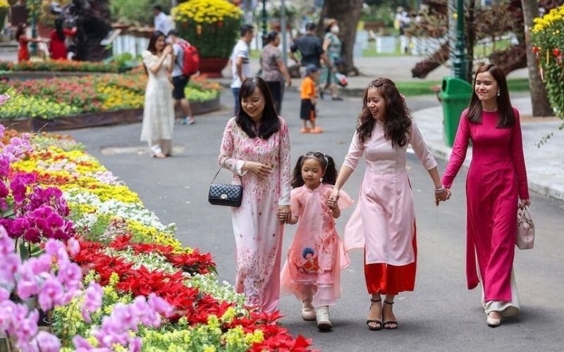 Năng lượng mạnh mẽ của Hỏa mệnh giúp nữ Kỷ Mùi dễ gặp may nếu xuất hành đúng thời điểm