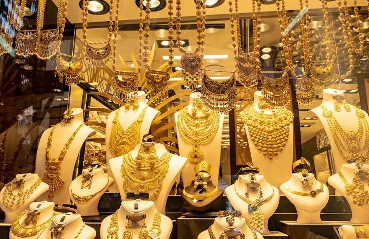 Nam mạng tuổi Tân Hợi 1971 mang mệnh Thoa Xuyến Kim