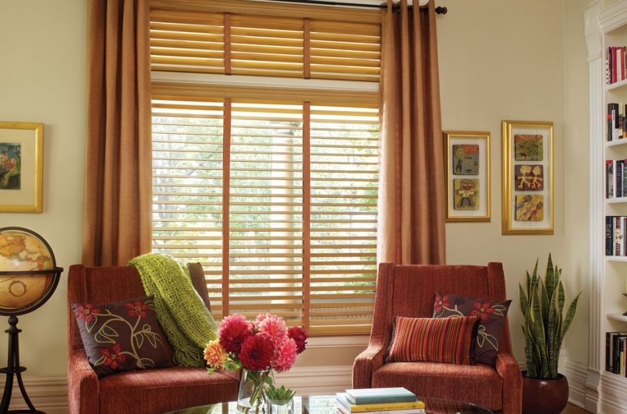 Rèm cửa, ga giường, tranh treo tường mang màu Hỏa hoặc Mộc giúp mang đến không gian ấm áp cho nữ Kỷ Sửu 2009