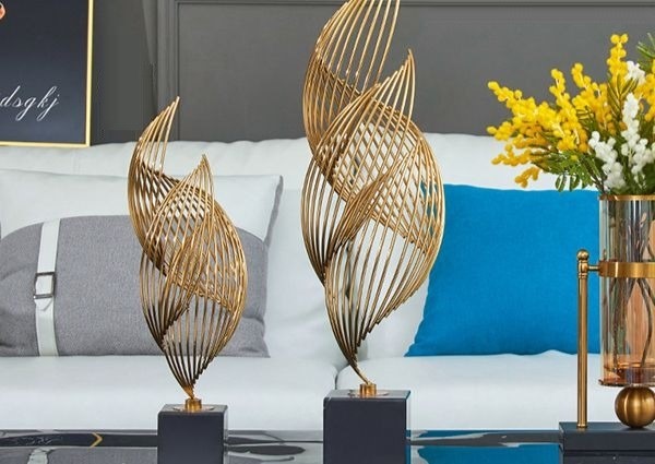 Màu Kim nên dùng như điểm nhấn nhỏ để tránh làm suy yếu năng lượng bản mệnh