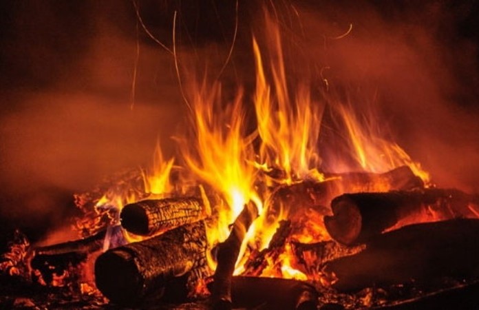 Nữ sinh năm 1986 Bính Dần thuộc mệnh Lư Trung Hỏa