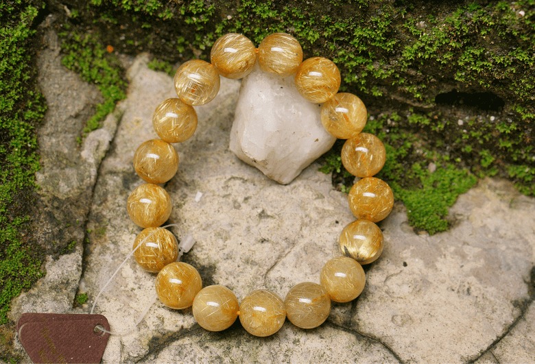 Nữ mạng tuổi Canh Tý 2020 nên ứng dụng màu vàng, nâu đất vào trong cuộc sống